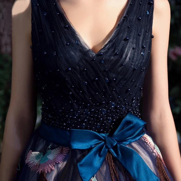 Chic / Belle Bleu Marine Robe De Bal 2017 Robe Boule V-Cou Sans Manches Appliques Fleur Perle Faux Diamant Noeud Ceinture Chapel Train Volants Dos Nu Robe De Ceremonie