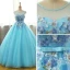 Chic / Belle Bleu Robe De Bal 2017 Robe Boule Cristal Encolure Dégagée Sans Manches Appliques Fleur Noeud Ceinture Longue Volants Percé Dos Nu Robe De Ceremonie