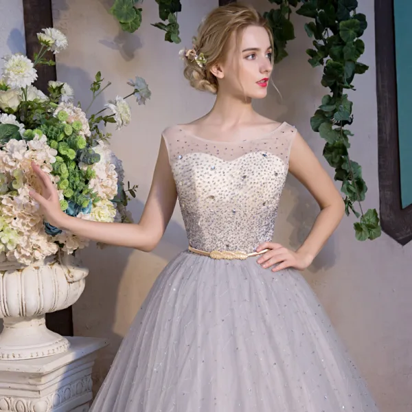 Luxury / Gorgeous Grey Prom Dresses 2018 Ball Gown Scoop Neck Sleeveless Beading Rhinestone Metal Sash Floor-Length / Long Ruffle Backless Formal Dresses