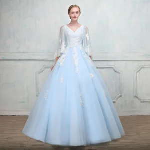 Chic Belle Bleu Ciel Robe De Bal Avec Châle 2018 Robe Boule V Cou Appliques En Dentelle Perlage Longue Volants Dos Nu Robe De Ceremonie
