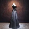 Chic / Beautiful Black Prom Dresses 2017 A-Line / Princess V-Neck Sleeveless Appliques Lace Flower Rhinestone Beading Floor-Length / Long Ruffle Backless