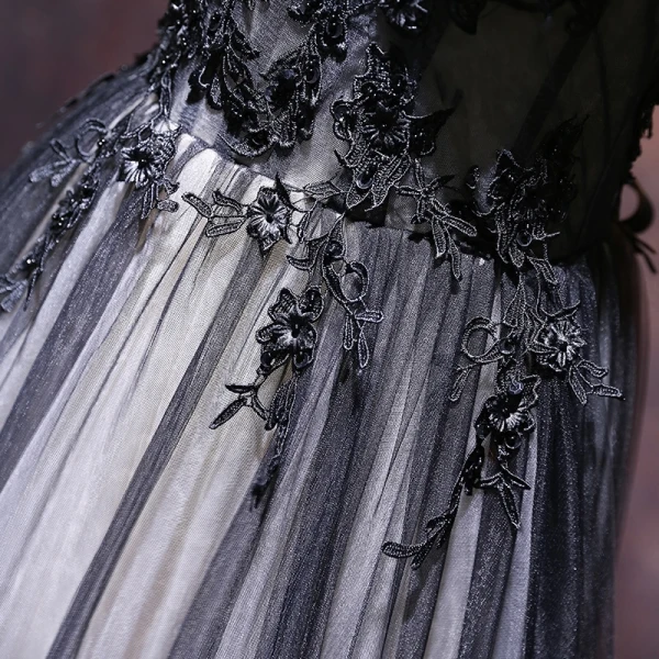 Chic / Beautiful Black Prom Dresses 2017 A-Line / Princess V-Neck Sleeveless Appliques Lace Flower Rhinestone Floor-Length / Long Ruffle Pierced Backless Formal Dresses