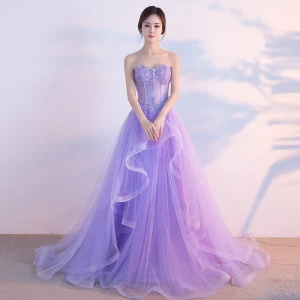 Fine Syrin Selskapskjoler 2017 Prinsesse Kjæreste Uten Ermer Appliques Blonder Rhinestone Gripende Ruffles Feie Tog Ryggløse Formelle Kjoler