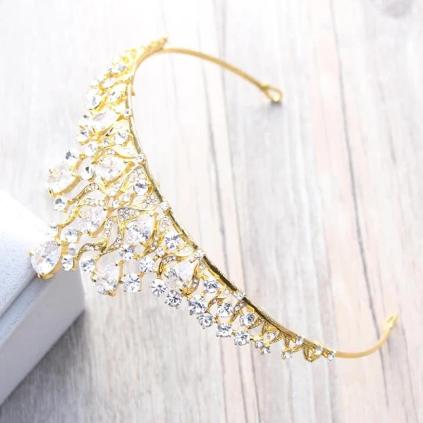 Błyszczące Złote Przebili Tiara 2018 Metal Rhinestone Ślub Akcesoria
