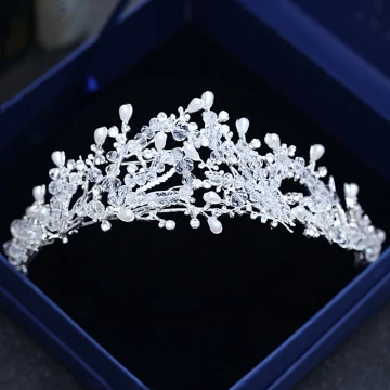 Mooie Prachtige Zilveren Huwelijk Accessoires 2018 Metaal Kristal Kralen Parel Rhinestone Tiara