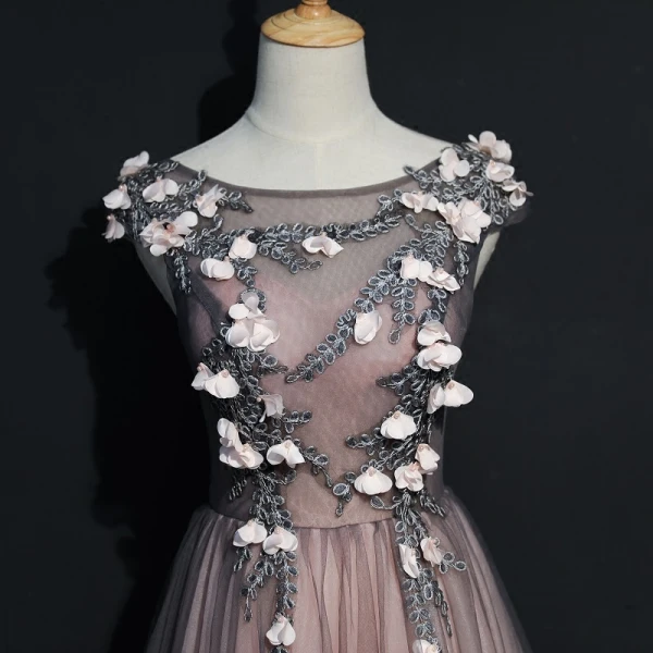 Chic / Belle Noire Robe De Soirée 2017 Princesse Encolure Dégagée Sans Manches Appliques Fleur Perle Tribunal Train Volants Dos Nu Robe De Ceremonie