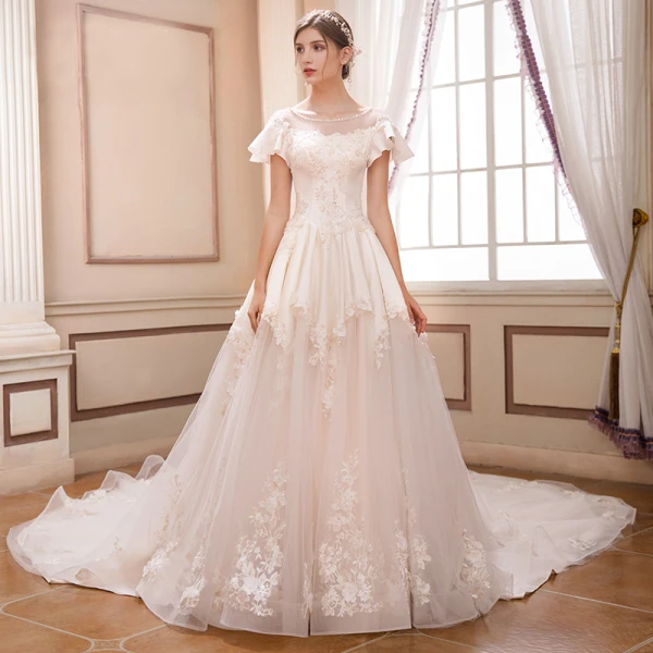 Chic / Belle Champagne Robe De Mariée 2018 Princesse Transparentes Perle Encolure Dégagée Manches Courtes Dos Nu Appliques En Dentelle Paillettes Volants Cathedral Train