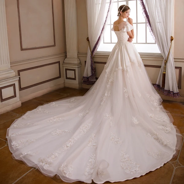 Chic / Belle Champagne Robe De Mariée 2018 Princesse Transparentes Perle Encolure Dégagée Manches Courtes Dos Nu Appliques En Dentelle Paillettes Volants Cathedral Train