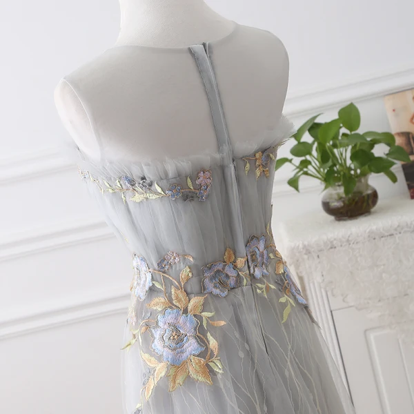 Discount Grey See-through Prom Dresses 2018 A-Line / Princess Scoop Neck Sleeveless Appliques Lace Flower Floor-Length / Long Ruffle Formal Dresses