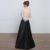 Modern / Fashion Black Evening Dresses  2017 A-Line / Princess Scoop Neck Sleeveless Appliques Lace Rhinestone Floor-Length / Long Ruffle Backless Pierced Formal Dresses