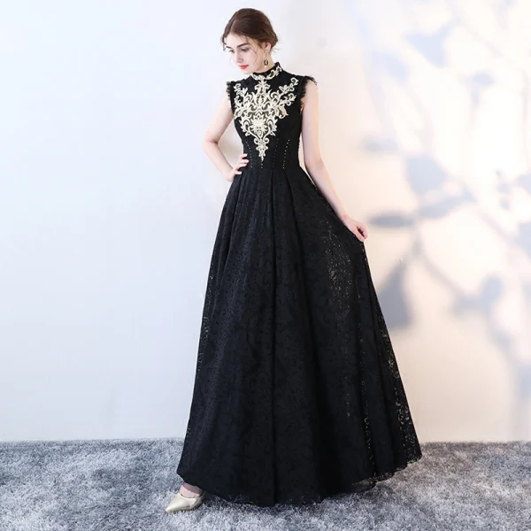 Vintage / Retro Black Evening Dresses 2017 A-Line / Princess High Neck Sleeveless Appliques Lace Rhinestone Floor-Length / Long Ruffle Formal Dresses