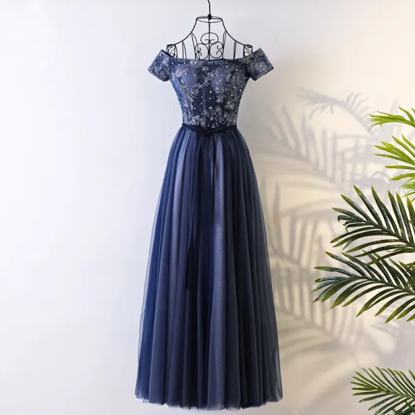 Chic / Beautiful Navy Blue Prom Dresses 2017 A-Line / Princess Off-The-Shoulder Short Sleeve Lace Rhinestone Sash Floor-Length / Long Ruffle Backless Formal Dresses