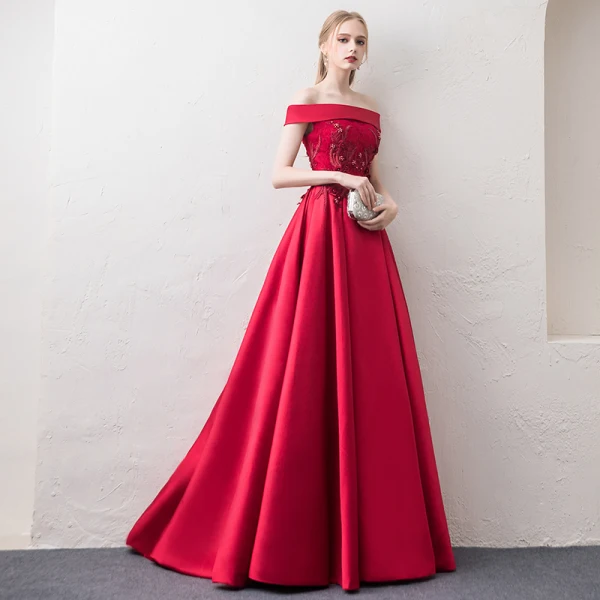 Schöne Burgunderrot Abendkleider 2018 A Linie Off Shoulder Kurze Ärmel Applikationen Mit Spitze Perle Strass Sweep / Pinsel Zug Rüschen Rückenfreies Festliche Kleider