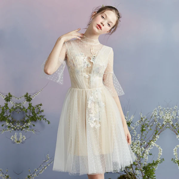 Modern / Fashion Champagne Spotted Homecoming Graduation Dresses 2018 A-Line / Princess High Neck 3/4 Sleeve Appliques Lace Knee-Length Ruffle Backless Formal Dresses