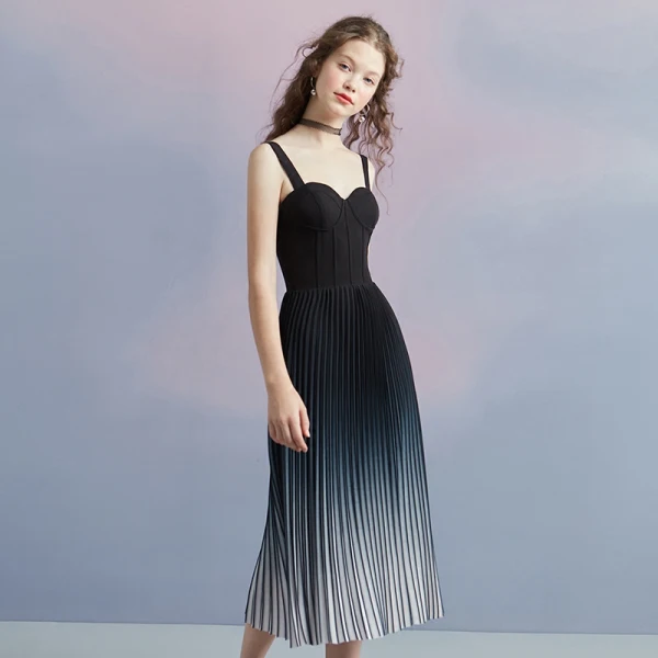 Simple Noire Dégradé De Couleur Bleu Marine Crêpe Georgette Robe De Soirée 2018 Princesse épaules Sans Manches Thé Longueur Plissée Dos Nu Robe De Ceremonie
