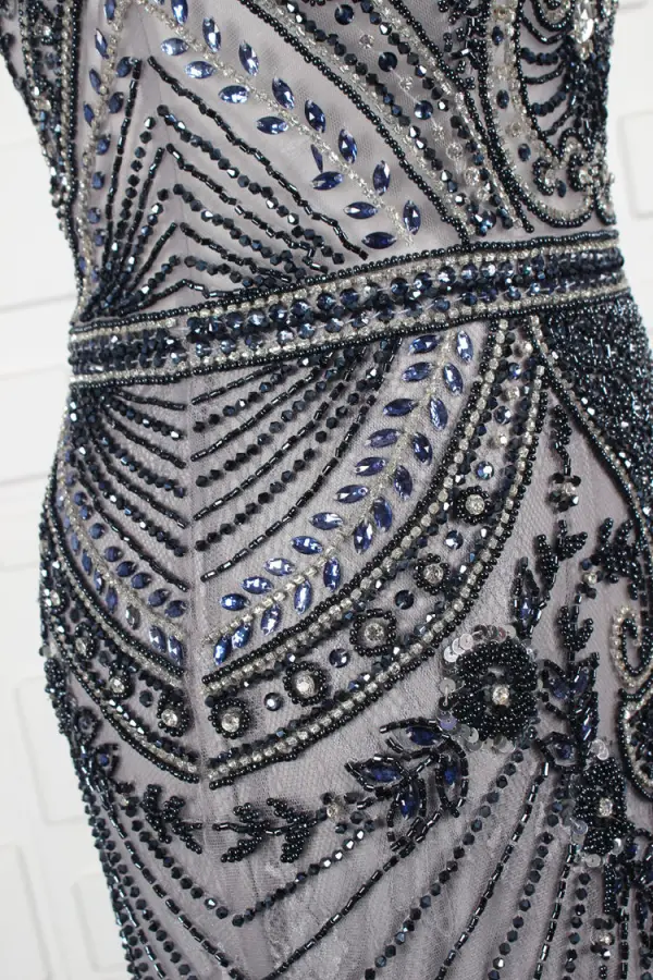 High End Grau Abendkleider 2019 Meerjungfrau Rundhalsausschnitt Handgefertigt Perlenstickerei Kristall Strass Kurze Ärmel Sweep / Pinsel Zug Festliche Kleider