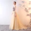 Élégant Champagne Robe De Soirée 2019 Princesse Encolure Dégagée Cristal Perle En Dentelle Fleur Sans Manches Train De Balayage Robe De Ceremonie