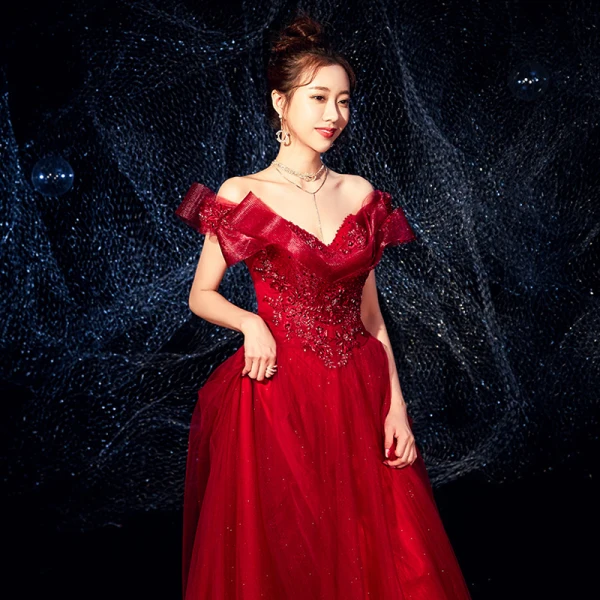 Charmant Bordeaux Robe De Soirée 2019 Princesse De l'épaule Perlage Paillettes Cristal Appliques En Dentelle Fleur Manches Courtes Dos Nu Longue Robe De Ceremonie