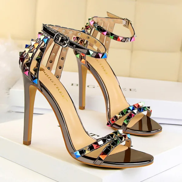 Charming Silver Evening Party Womens Sandals 2019 Rivet Ankle Strap 11 cm Stiletto Heels Open / Peep Toe High Heels