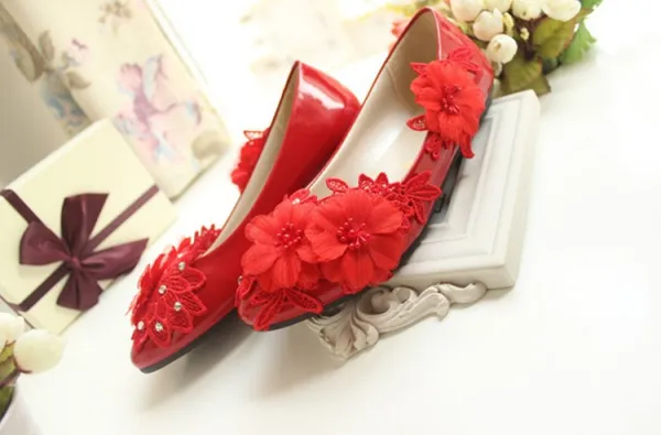 Chic / Beautiful Ivory Low Heel Wedding Shoes 2020 Rhinestone Lace Flower Appliques 4 cm Stiletto Heels Round Toe Wedding Pumps
