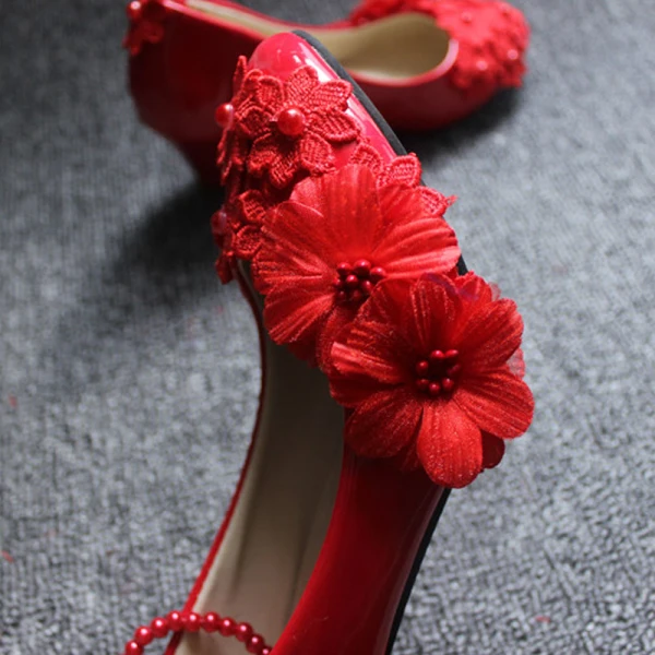 Chic / Beautiful Red Low Heel Wedding Shoes 2020 Lace Flower Appliques Pearl 4 cm Stiletto Heels Pointed Toe Wedding Pumps