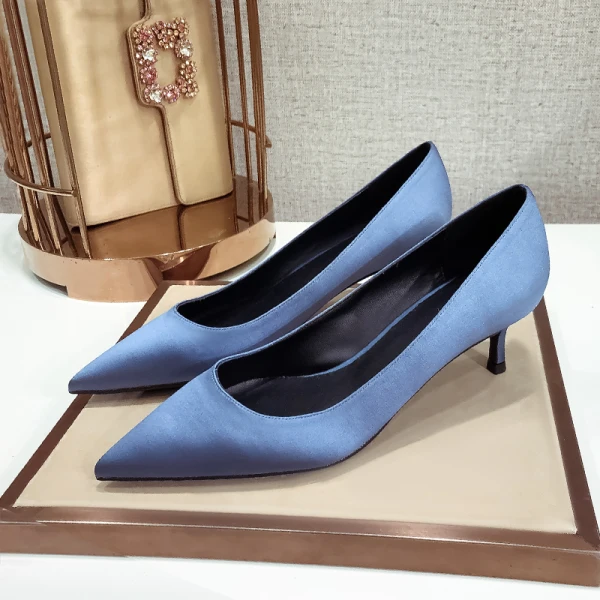 Simple Champagne Talon Bas Demoiselle D'honneur Escarpins 2020 Satin 5 cm / 2 inch Talons Aiguilles À Bout Pointu Escarpins
