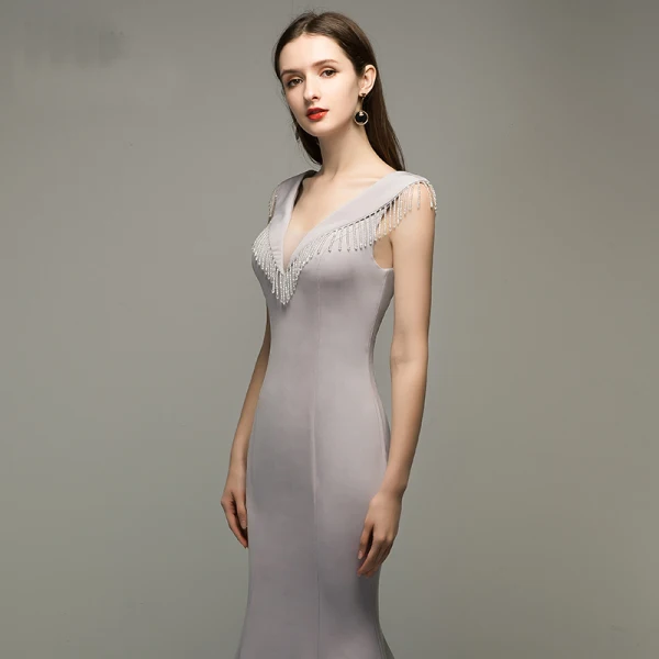 Élégant Argenté Gris Robe De Soirée 2020 Trompette / Sirène V-Cou Perlage Gland Sans Manches Dos Nu Train De Balayage Robe De Ceremonie
