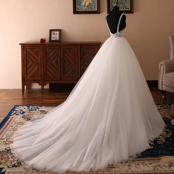 Chic / Belle Ivoire Robe De Mariée 2018 Robe Boule Appliques Perle Paillettes En Dentelle Organza V-Cou Sans Manches Dos Nu Train De Balayage Mariage