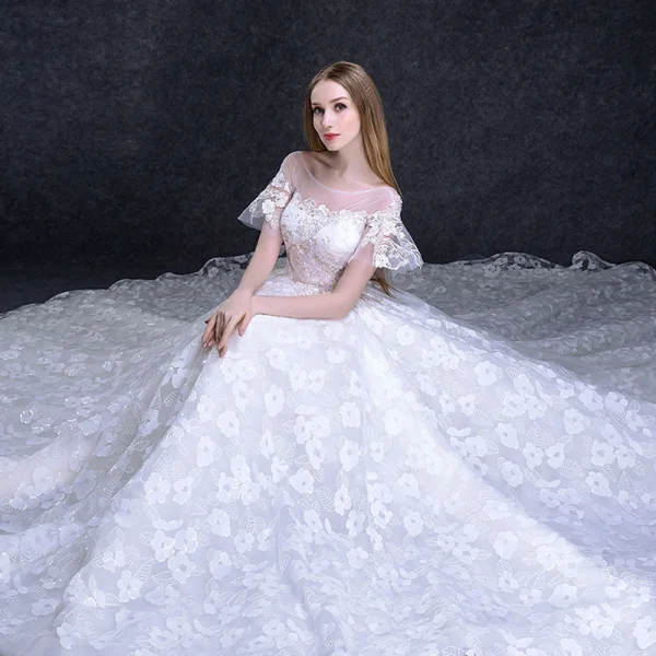 Piękne Szampan Suknie Ślubne 2018 Princessa Aplikacje Cekiny Wycięciem Bez Pleców Kótkie Rękawy Trenem Katedra Ślub