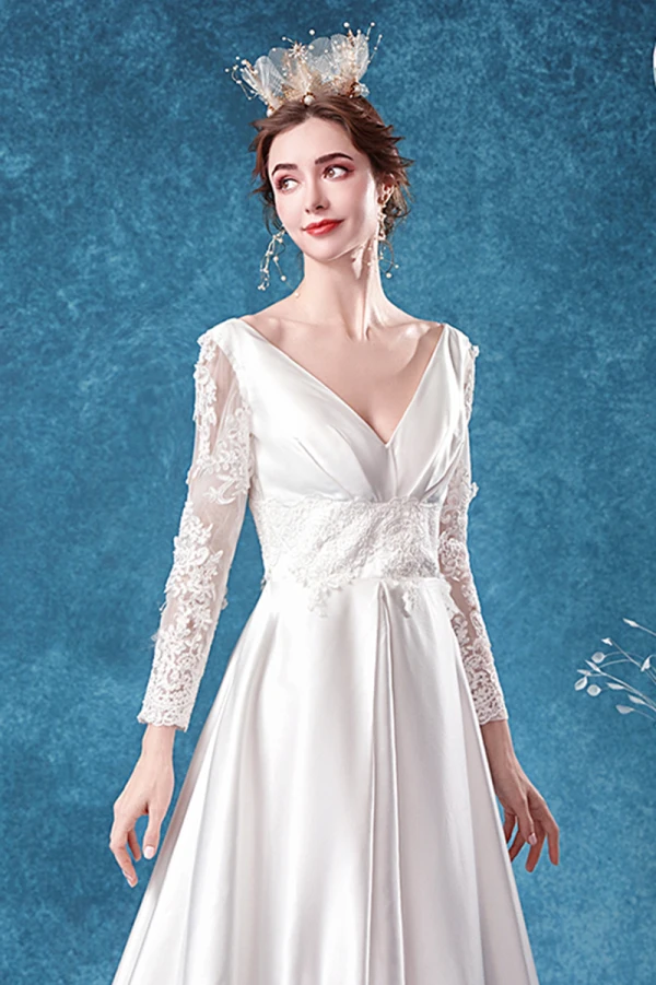 Elegant Elfenben Satin Brudekjoler 2020 Prinsesse V-Hals Blonder Blomst Langermede Ryggløse Feie Tog