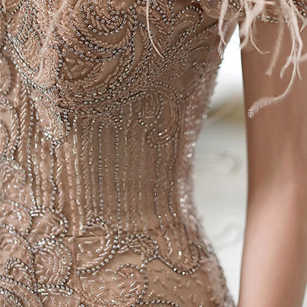 Haut de Gamme Fabuleux Champagne Fait main Perlage Faux Diamant Robe De Soirée 2021 Trompette / Sirène De l'épaule Gland Sans Manches Train De Balayage Robe De Ceremonie