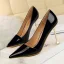 Schöne OL Ivory / Creme Pumps 2020 Lackleder 9 cm Stilettos Spitzschuh Pumps