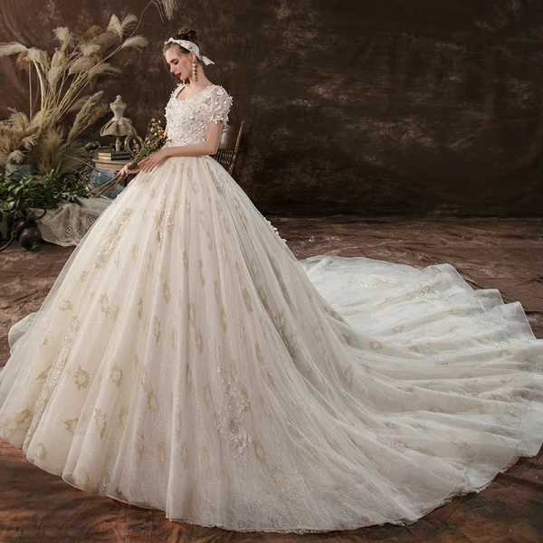 Elegante Champagner Ballkleid Brautkleider / Hochzeitskleider 2020 Eckiger Ausschnitt Perlenstickerei Pailletten Applikationen Kurze Ärmel Rückenfreies Kathedrale Schleppe