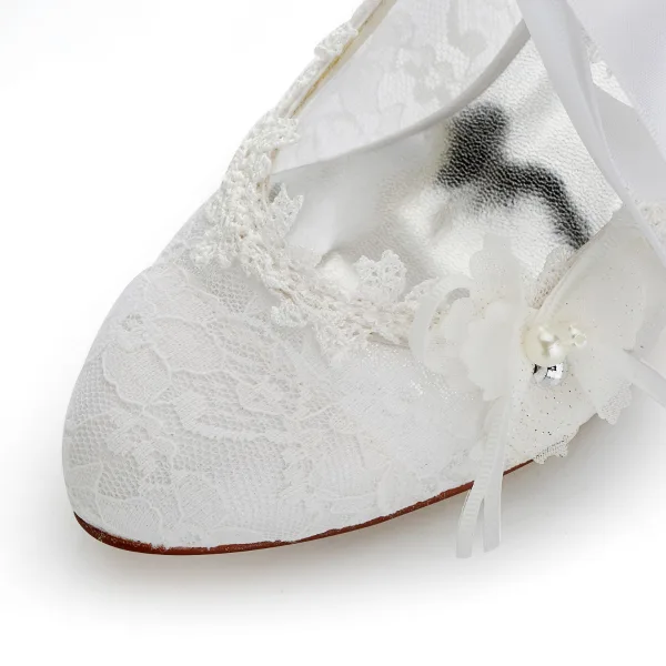 Eleganta Elfenben Satin Brudskor 2021 Rosett Pärla Spets Blomma 8 cm Stilettklackar Spetsiga Bröllop Pumps Högklackade