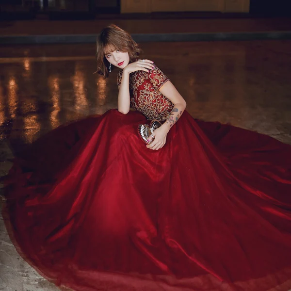 Classy Burgundy Evening Dresses  2020 A-Line / Princess Scoop Neck Beading Rhinestone Lace Flower Short Sleeve Backless Floor-Length / Long Formal Dresses