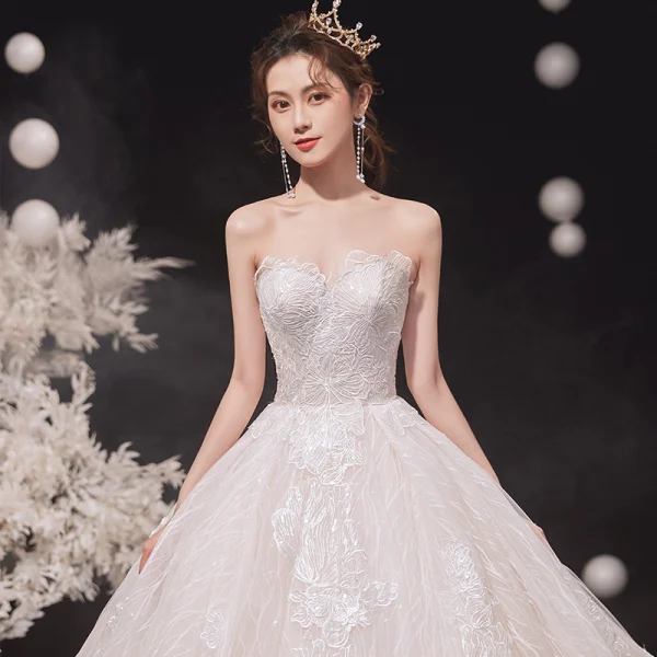 Charming Ivory Wedding Dresses 2020 Ball Gown Strapless Sequins Lace Flower Sleeveless Backless Royal Train
