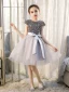 Mode Bling Bling Gris Anniversaire Courte Robe Ceremonie Fille 2021 Princesse Encolure Dégagée Perlage Étoile Paillettes Noeud Mancherons