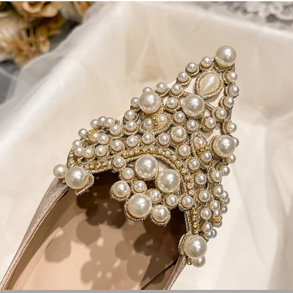 Elegant Champagne Pearl Rhinestone Satin Wedding Shoes 2021 Pointed Toe Flat Wedding Heels