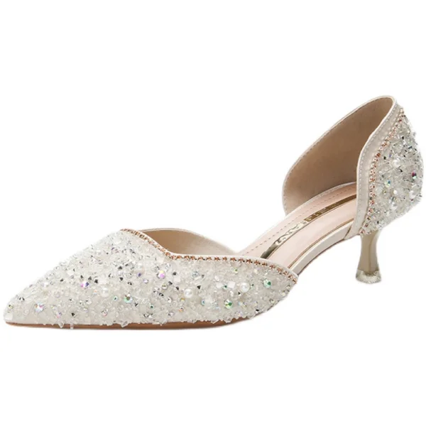 Charmant Beige Faux Diamant Paillettes Chaussure De Mariée 2021 Cuir 4 cm Talon Bas Talons Aiguilles À Bout Pointu Mariage Talons Hauts