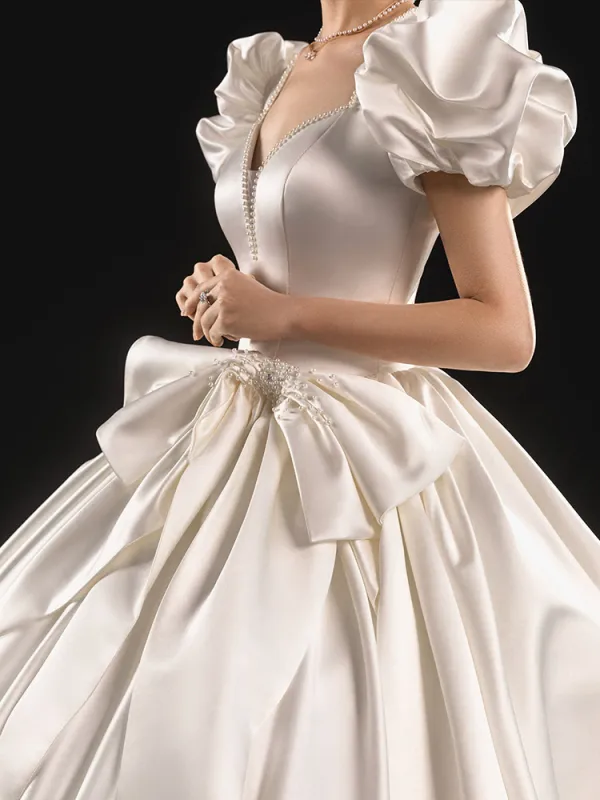 High-end Elegant Ivory Pearl Satin Wedding Dresses 2021 Ball Gown Square Neckline Short Sleeve Backless Bow Court Train Wedding