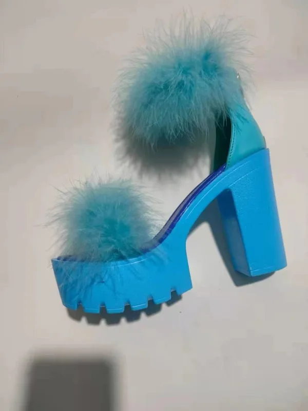 Unika Prisvärd Röd Casual Plysch Sandaler Dam 2021 Ankelband 11 cm Tjocka Klackar Peep Toe Sandaler Högklackade
