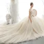 Luxe Champagne Robe De Mariée 2020 Princesse De l'épaule Paillettes Perlage Perle En Dentelle Fleur Appliques Sans Manches Dos Nu Royal Train