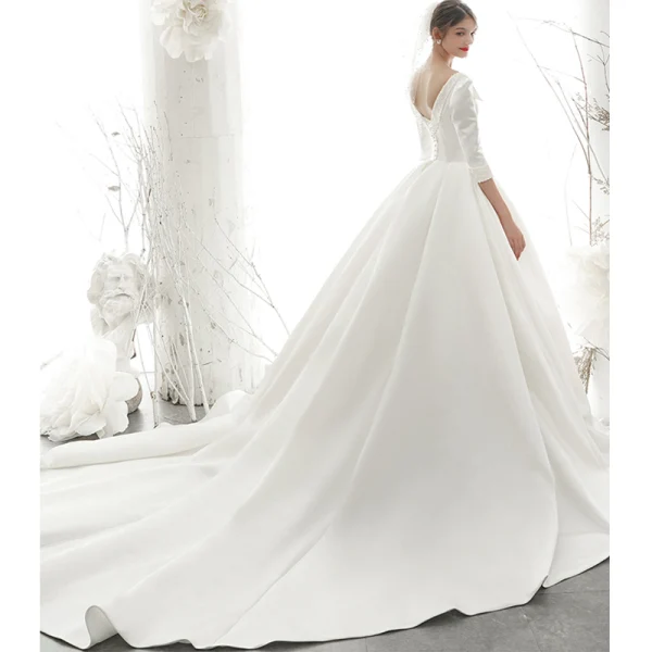 Simple Ivoire Satin Robe De Mariée 2020 Princesse Encolure Carrée Perlage Perle 1/2 Manches Dos Nu Cathedral Train