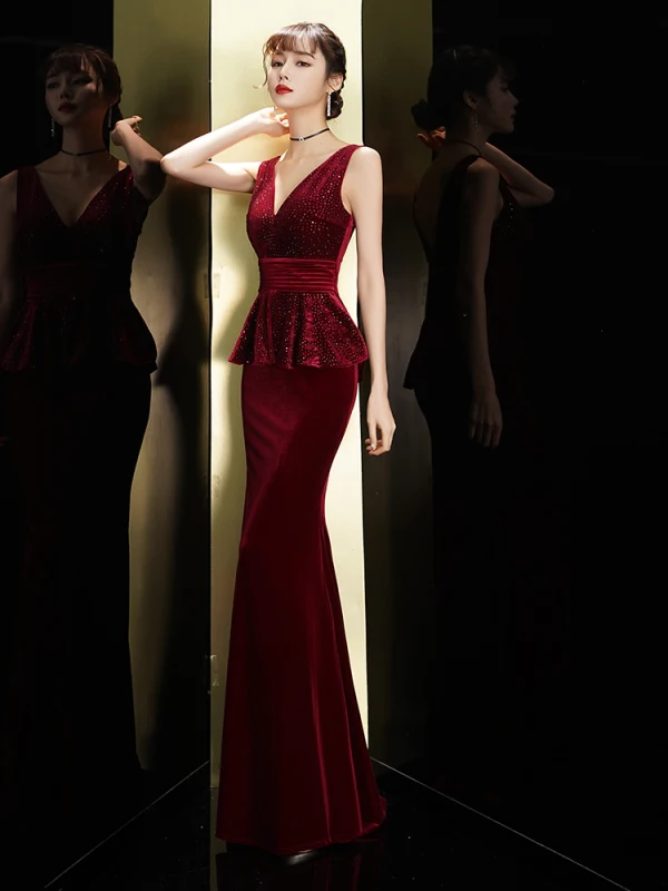 Charming Burgundy Suede Evening Dresses  2020 Trumpet / Mermaid V-Neck Sleeveless Backless Floor-Length / Long Formal Dresses