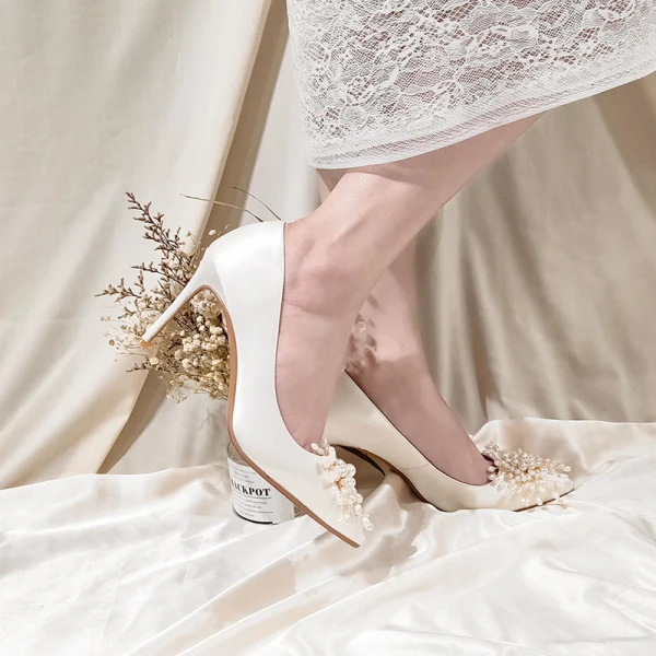 Elegant Ivory Satin Pearl Wedding Shoes 2020 Leather 5 cm Stiletto Heels Pointed Toe Wedding Pumps