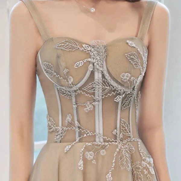 Charmant Champagne Robe De Soirée 2020 Princesse Bretelles Spaghetti Perlage En Dentelle Fleur Sans Manches Dos Nu Longue Robe De Ceremonie