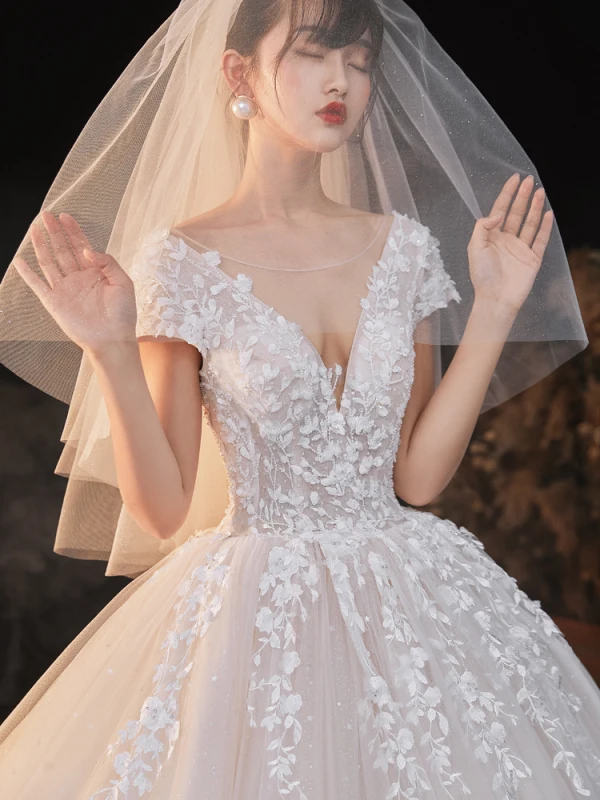 Charming Champagne Wedding Dresses 2020 Ball Gown See-through V-Neck Beading Star Sequins Lace Flower Short Sleeve Backless Royal Train