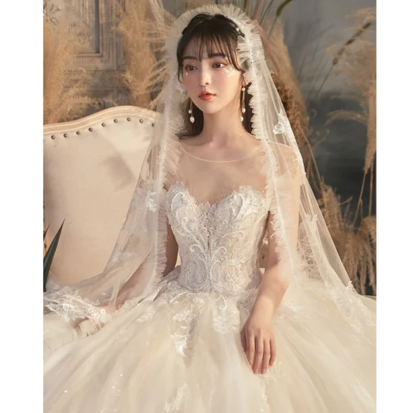 Luxe Champagne Robe De Mariée 2020 Robe Boule Encolure Dégagée Perlage Faux Diamant Paillettes En Dentelle Fleur Manches Courtes Royal Train