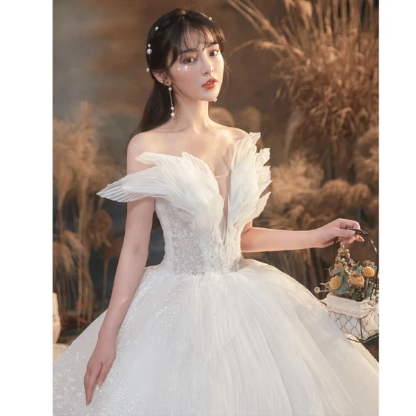 Luxe Champagne Robe De Mariée 2020 Robe Boule Volants Bustier En Dentelle Fleur Paillettes Sans Manches Dos Nu Royal Train