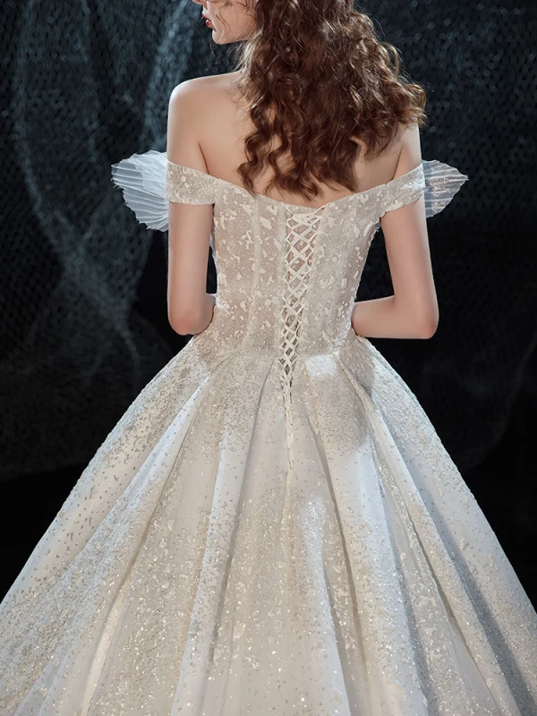 Luxury / Gorgeous Charming Champagne Wedding Dresses 2020 Ball Gown Ruffle Strapless Lace Sequins Short Sleeve Backless Royal Train